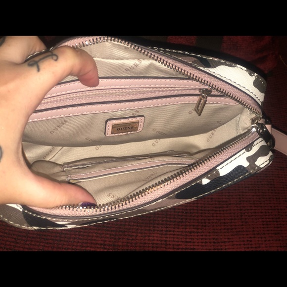 Pink And Green Camo GUESS Crossbody Purse - Picture 4 of 6